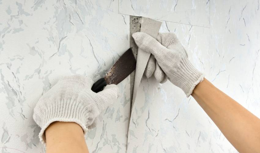 Assessing The Severity Of Loose Wallpaper Seams