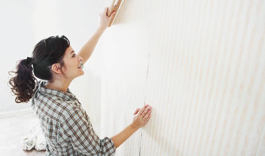Fixing Loose Wallpaper Seams | Quick and Easy Solutions